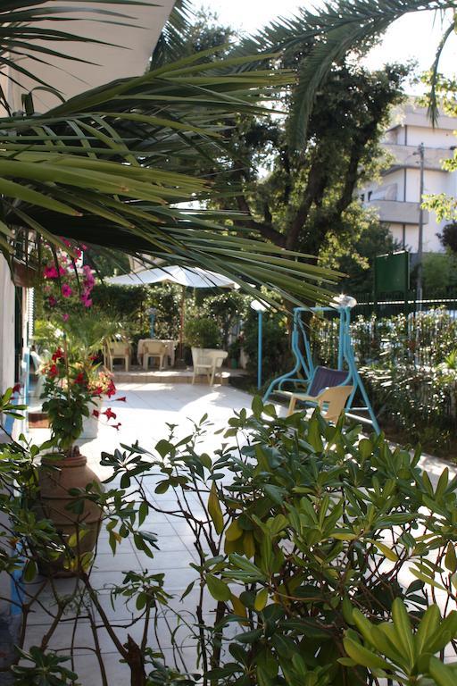 Hotel Ornella Lido di Camaiore Exteriör bild
